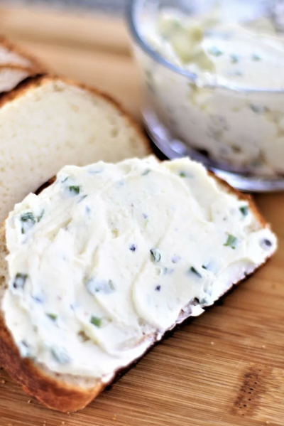 Easy Incredible Chive Butter Spread