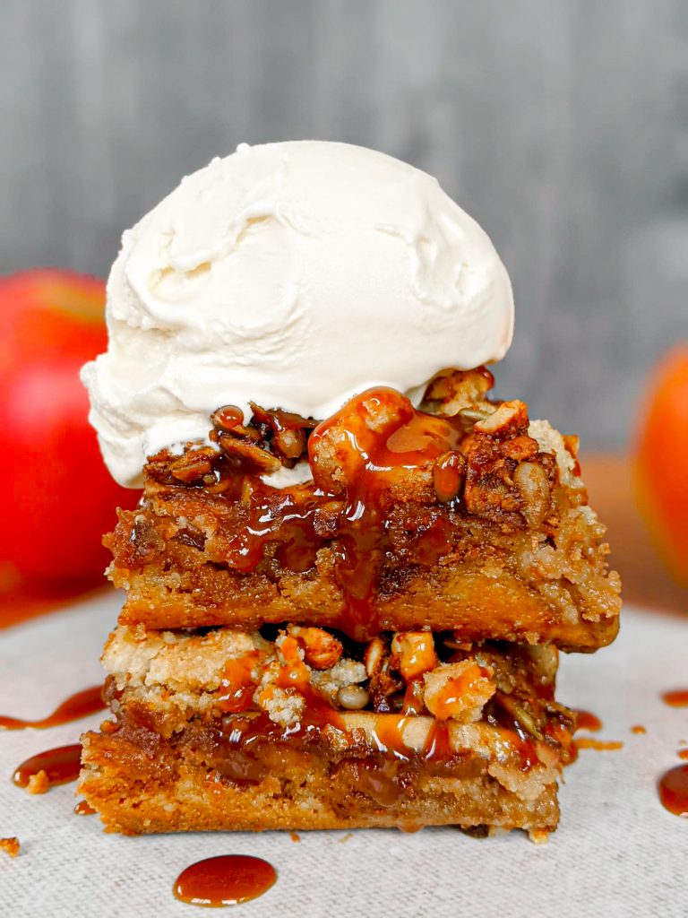Apple Butter Crumb Bars by Shivangi Rao - FoodSocial