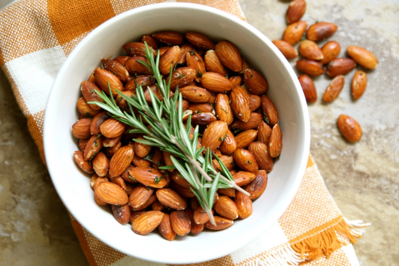 Rosemary Spiced Almonds (Paleo, Whole30) by Sarah Steffens - FoodSocial