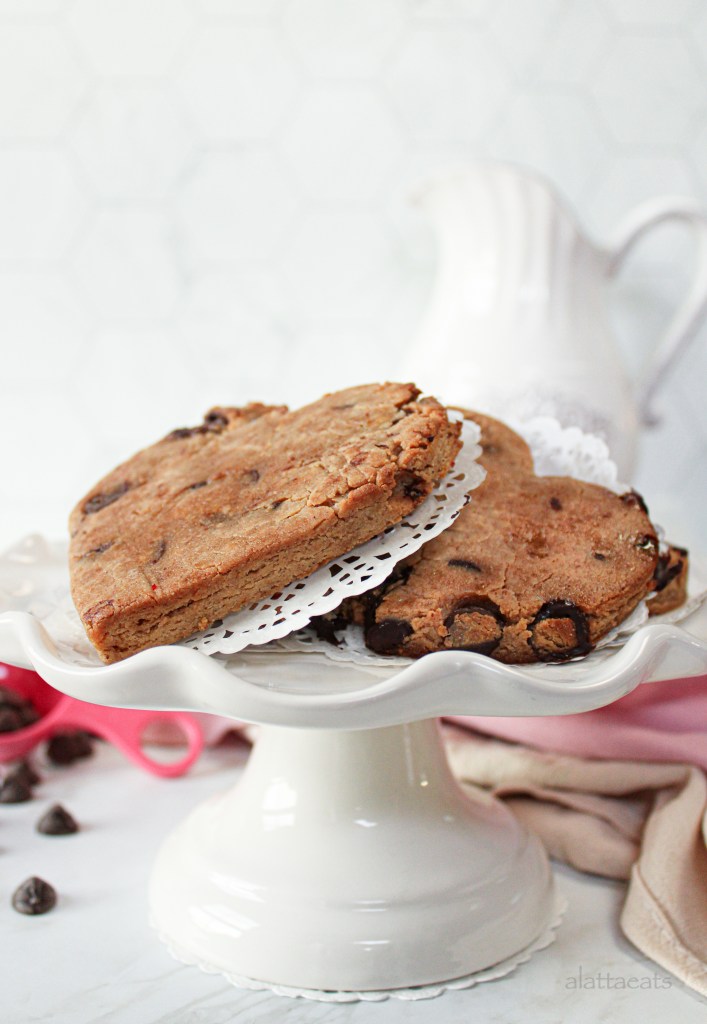 Peanut Butter Chocolate Chip Cookies by Katie | A Latta Eats - FoodSocial