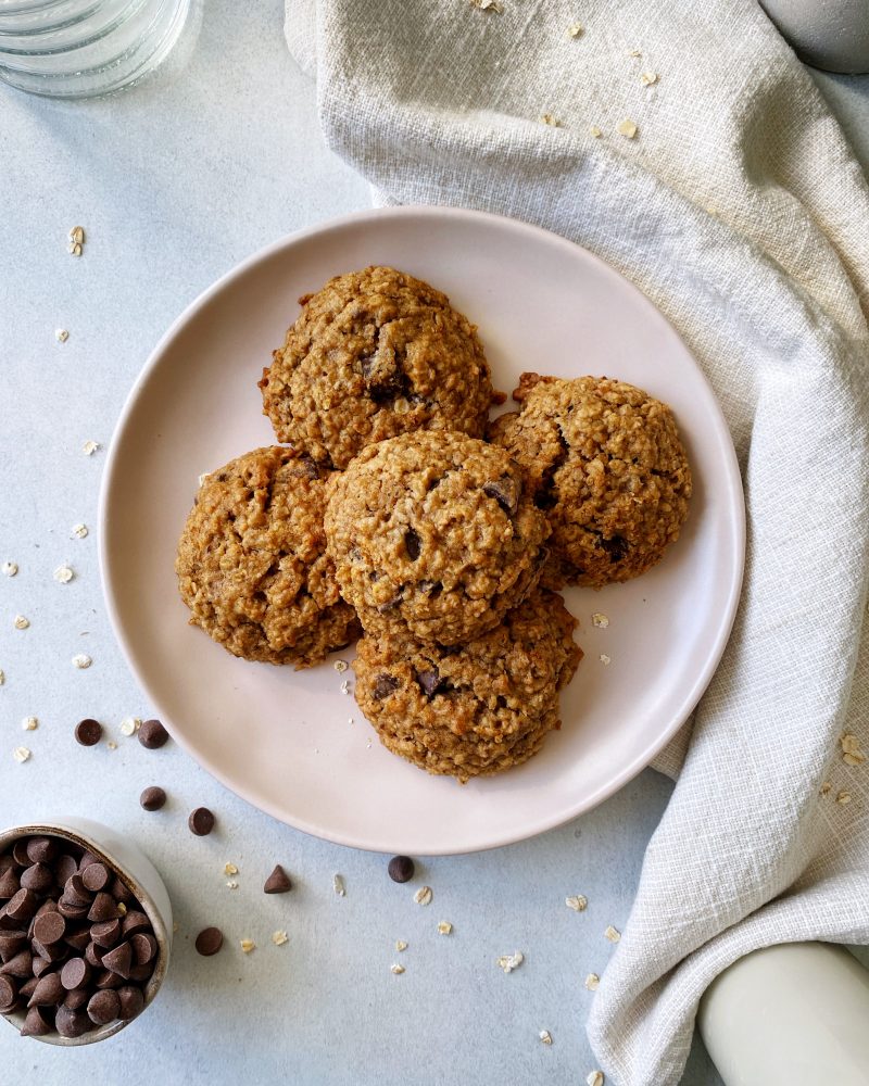 Vegan Peanut Butter Oatmeal Chocolate Chip Cookies by Riri's Recipes - FoodSocial