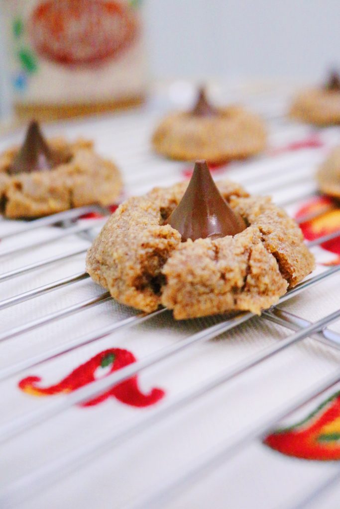 Easiest Almond Butter Blossoms by Everyday Latina - FoodSocial