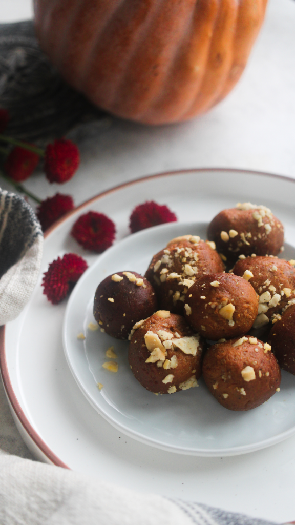 Pumpkin Pie Halwa Balls by itzraininggreen - FoodSocial