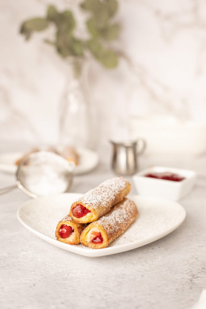 Cherry Cheesecake French Toast Roll Ups (EASY!) by The Taste of Montreal - FoodSocial