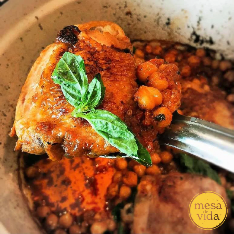 Chicken & Chickpea Cassoulet by Mesa de Vida - FoodSocial