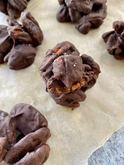 Gluten Free No-Bake Pecan Clusters