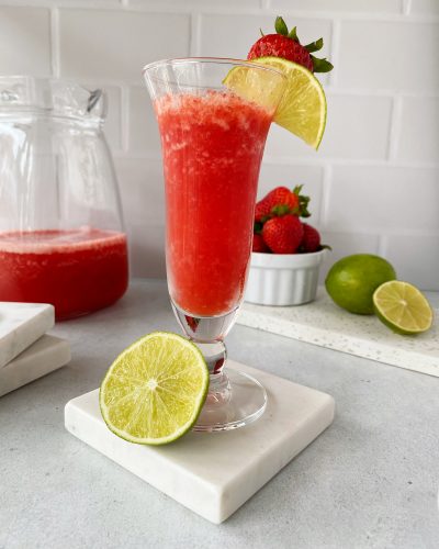 Easy Strawberry Daiquiri (Vegan)