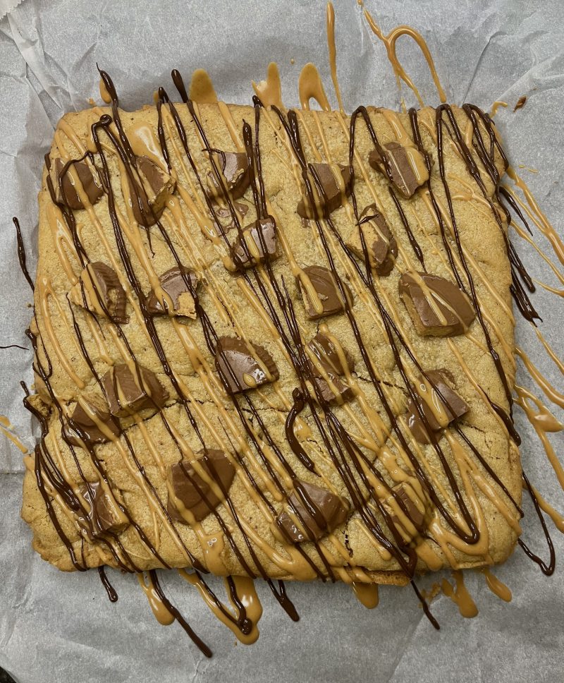 Reese’s Peanut Butter Blondies by The Sweetheart District - FoodSocial