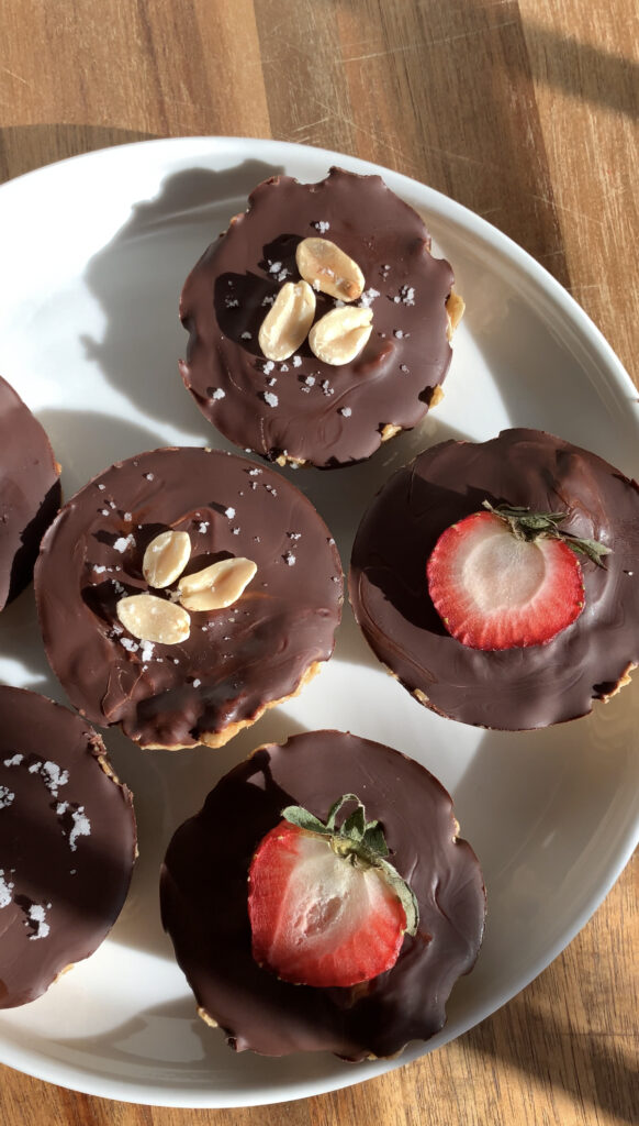 Peanut Butter & Jelly Oat Cups by Chloe's Creative Kitchen - FoodSocial