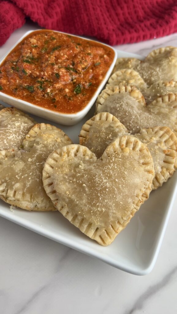Roasted Red Pepper Pizza Pockets by colleenshealthylife - FoodSocial