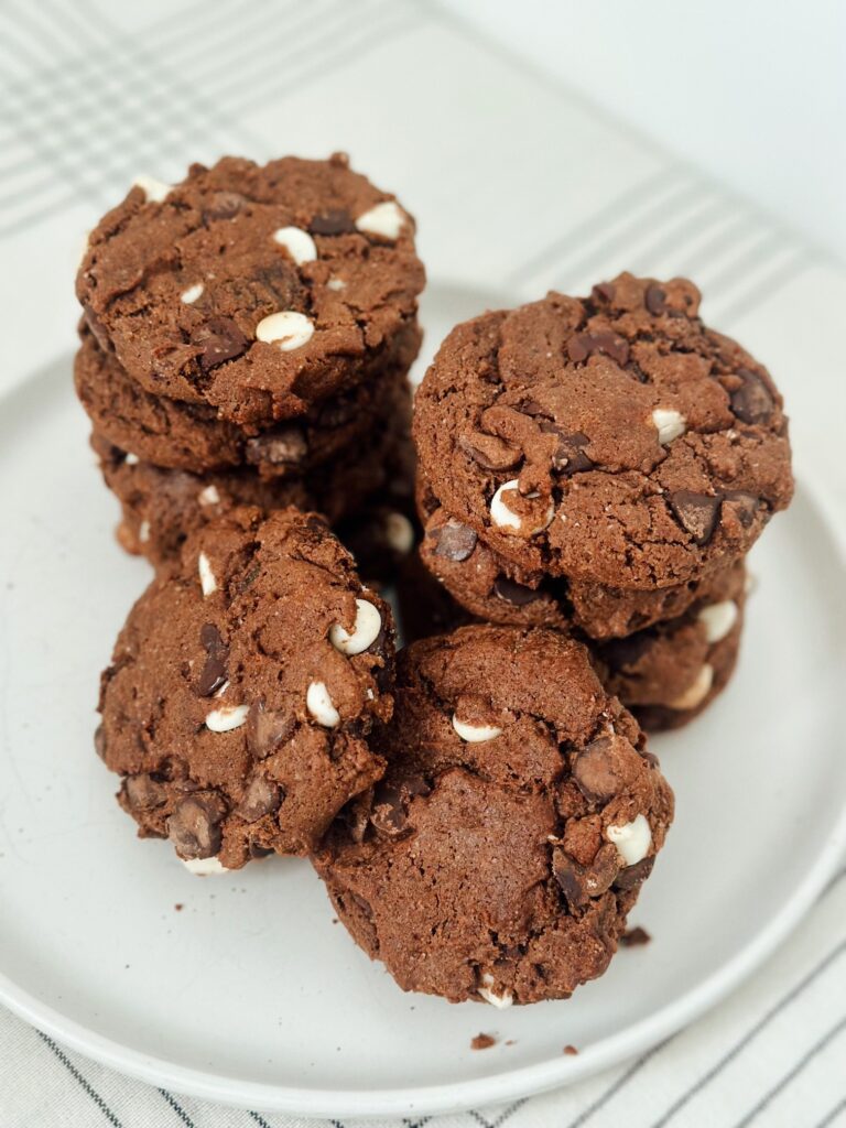 Gluten Free Triple Chocolate Cookies by leahxglutenfree - FoodSocial