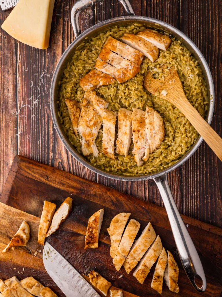 Creamy Pesto Orzo with Chicken by scarlatifamilykitchen - FoodSocial