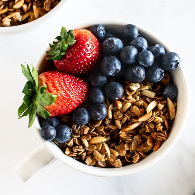 Homemade Granola (7 Ingredients) by Christina - FoodSocial