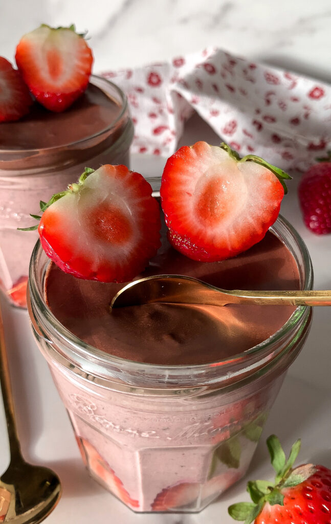 Chocolate Covered Strawberry Blended Overnight Oats by Chloe's Creative Kitchen - FoodSocial