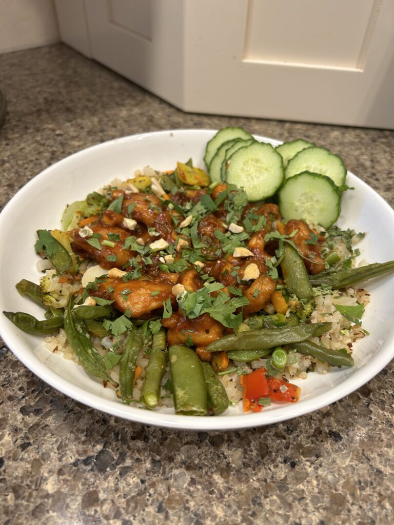 orange cashew chicken bowls by ericatangeman - FoodSocial