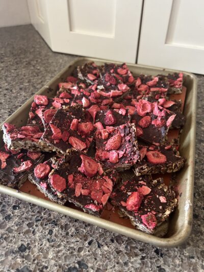 chocolate covered strawberry granola bark