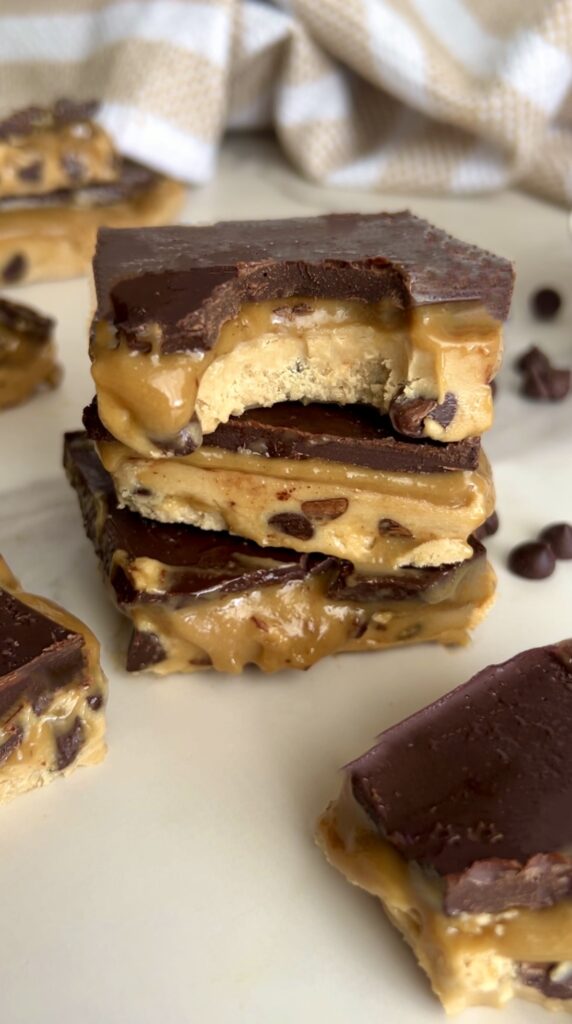 Caramel Cookie Dough Protein Bars by colleenshealthylife - FoodSocial