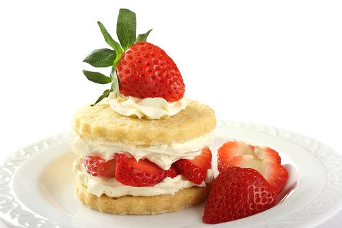 Gluten Free, Low-Carb Strawberry Shortcake by Lakanto - FoodSocial