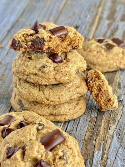 Soft & Cakey Chocolate Chip Cookies (Paleo & g/f)