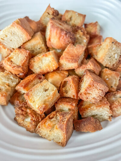 Extra Crunchy Homemade Everything But the Bagel Croutons