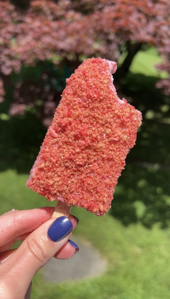 Strawberry Shortcake Popsicles by colleenshealthylife - FoodSocial