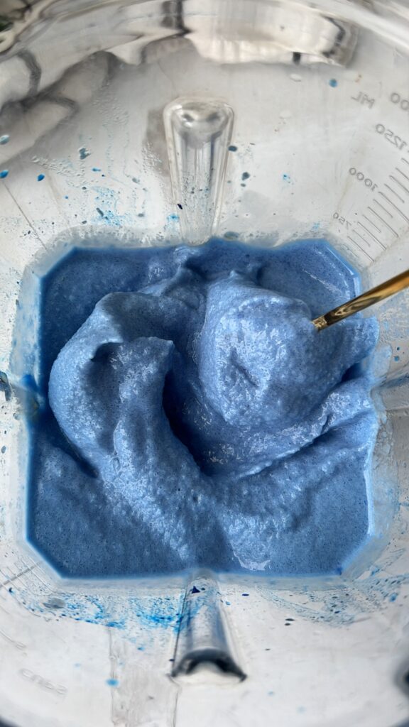 Blue Spirulina Smoothie by hollysbestlife - FoodSocial