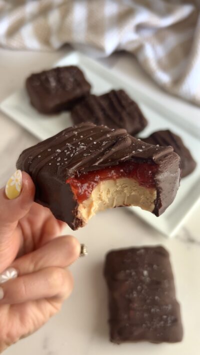 Peanut butter & jelly ice cream bars!