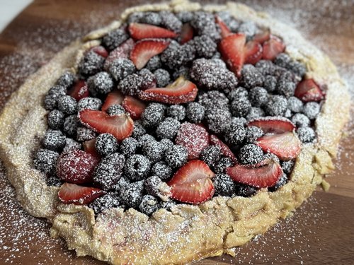 Summer Berry Galette by glassofweinstein - FoodSocial