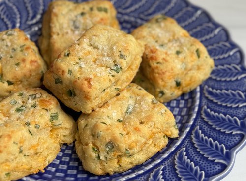 Cheddar Jalapeño Biscuits by glassofweinstein - FoodSocial