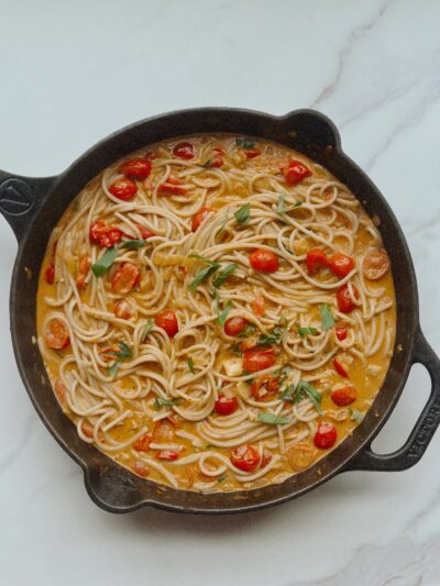 Gluten Free Creamy Garlic Pasta with Tomato & Basil