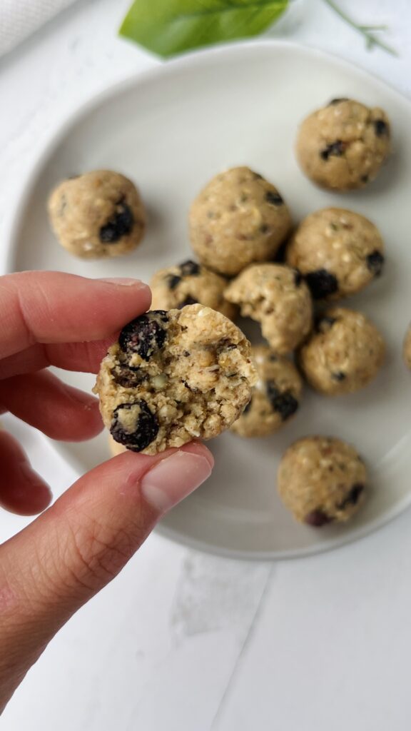 Blueberry Almond Energy bites by hollysbestlife - FoodSocial