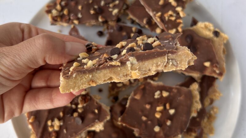Pumpkin Pie Spice Cookie Dough Bark by hollysbestlife - FoodSocial