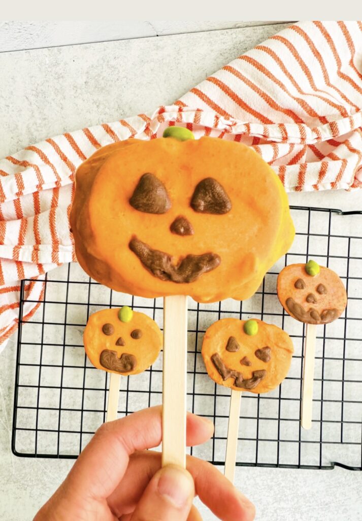 Jack O’Lantern Apple Pops by LivLaughCook - FoodSocial