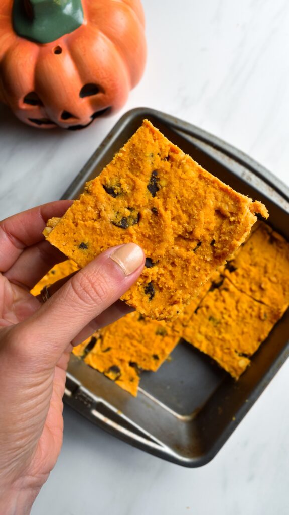 Pumpkin Chocolate Chip Bars by joyfuleatsnbeats - FoodSocial