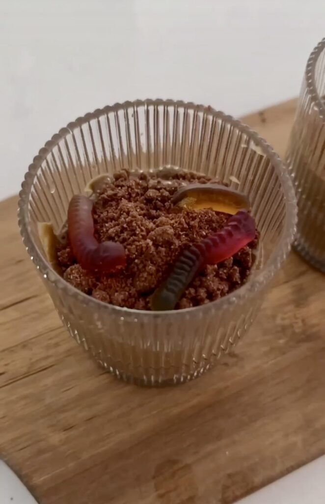 Halloween Dirt Cups by Simplyhealthymama - FoodSocial