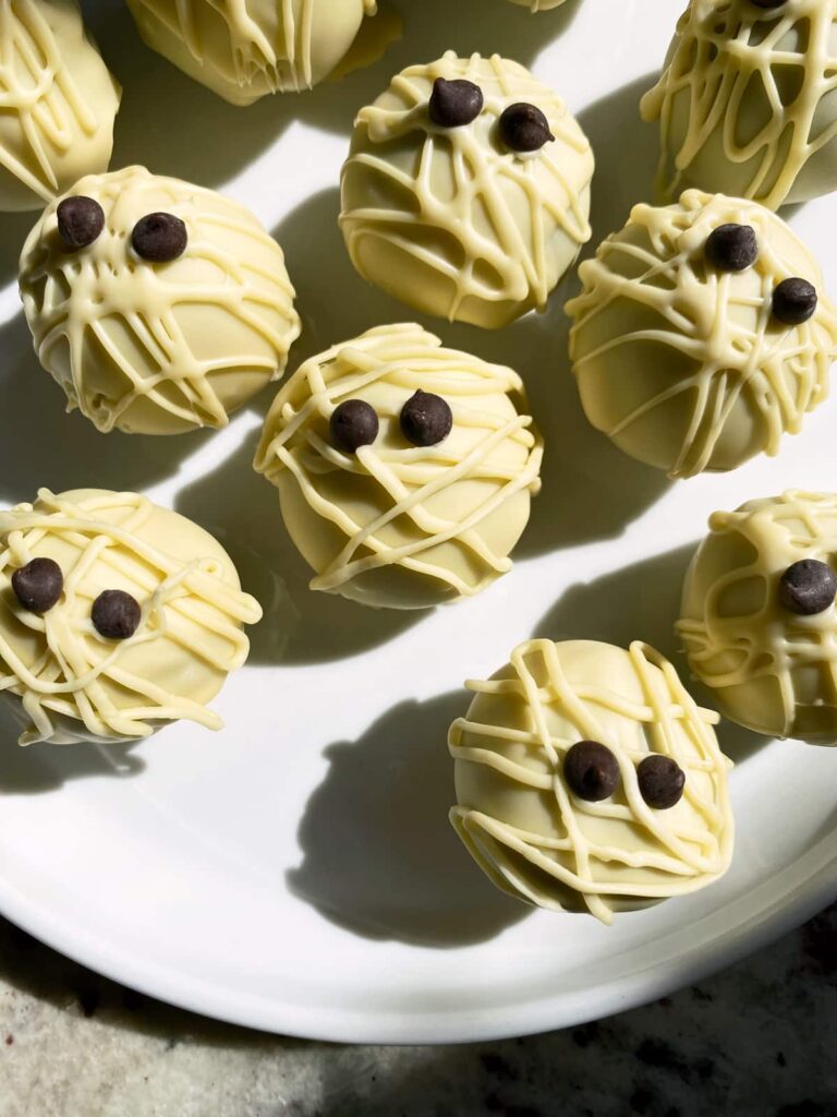 Chocolate Mummy Protein Balls (Gluten Free) by bakeitpaleo - FoodSocial