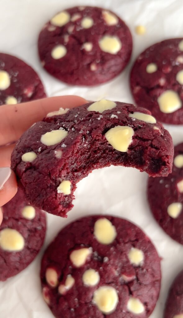 Red Velvet White Chocolate Chip Cookies (dye free) by colleenshealthylife - FoodSocial