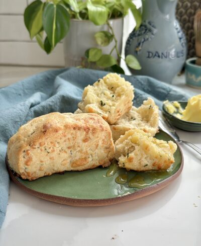 Gluten Free White Cheddar n' Chive Biscuits