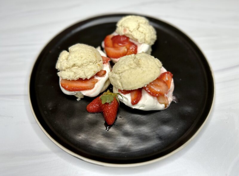 Strawberry Shortcakes by glassofweinstein - FoodSocial