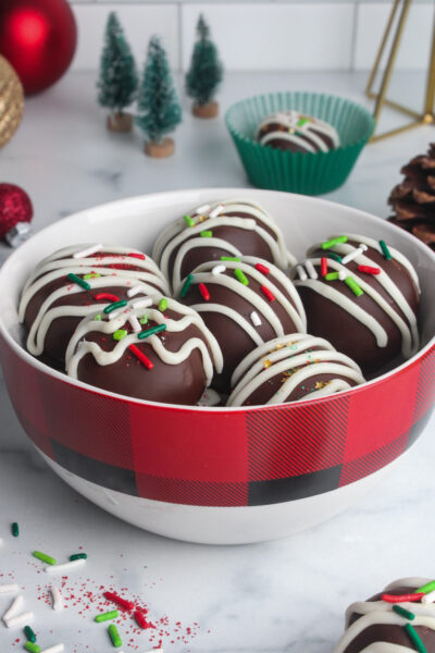 Healthy Gingerbread Cookie Truffles