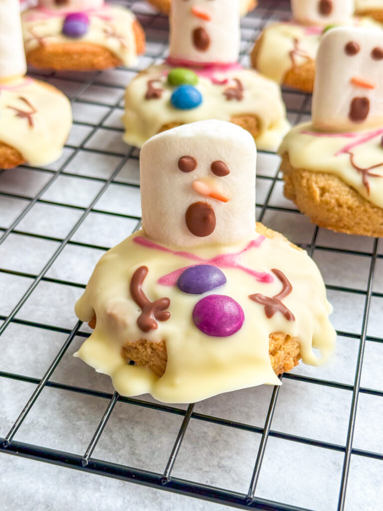 Melted Snowman Cookies by LivLaughCook - FoodSocial