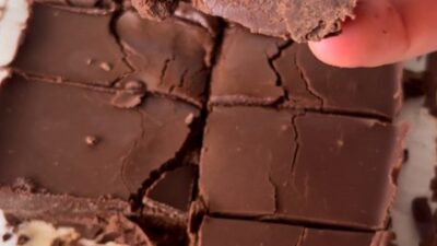 2-Ingredient Chocolate Fudge