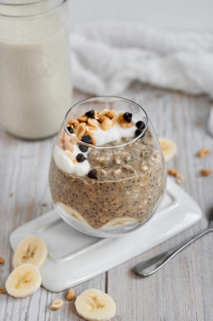 Banana Overnight Oats by Caked By Katie - FoodSocial