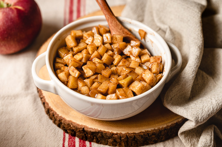 Easy Stewed Apples by ellielikes.cooking - FoodSocial