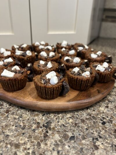 hot chocolate cookie cups