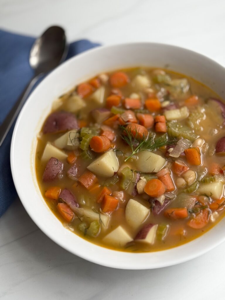 Spicy Dill Vegetable Soup by glassofweinstein - FoodSocial