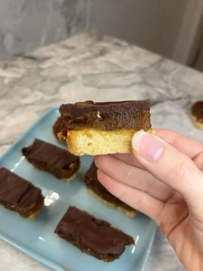 Date Caramel Slice