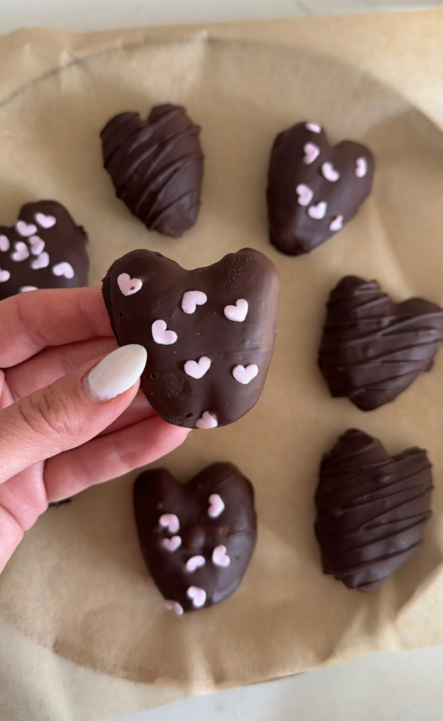 Dubai Chocolate Date Hearts by Simplyhealthymama - FoodSocial
