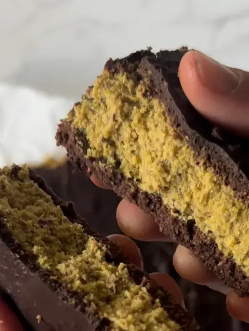 Healthy Pistachio Ice Cream Bars by naturallynourishedwitholivia - FoodSocial