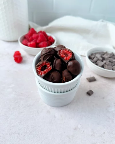 Chocolate Covered Raspberries (Easy – Only 3 Ingredients!)